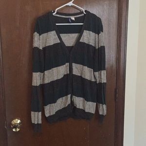 Men’s gray and green stripe stripe cardigan